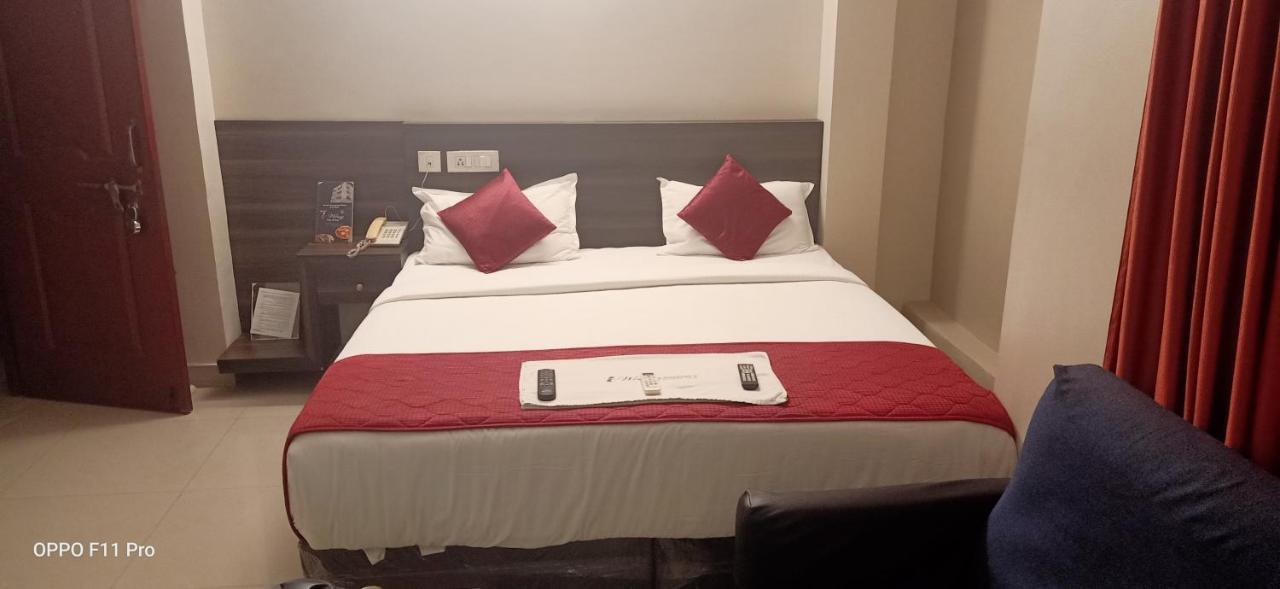 Hotel I-Way Residency Perungudi Ченай Екстериор снимка